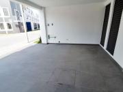 Casa en venta de 3 niveles en Santa Teresa Residencial