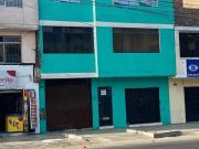 CASA EN VENTA DE 3 PISOS CON ZONIFICACION COMERCIAL EN...