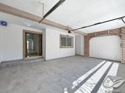 Casa en VENTA de 3 Rec REMODELADA frente a parque / Zona...