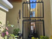 Casa en Venta de 3 recámaras, 2 baños completos, área de...