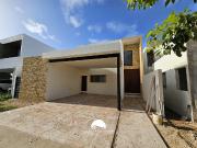 Casa en venta de 3 recámaras con alberca en Tamora Conkal