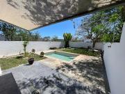 casa en venta de 3 recamaras con amplio jardin en cholul...