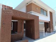 Casa en Venta de 3 recamaras en Col. Unidad Nacional