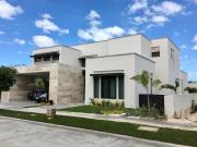 CASA EN VENTA DE 3 RECÁMARAS EN EL EXCLUSIVO YUCATÁN...