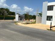 CASA EN VENTA DE 3 RECAMARAS EN PRIVADA CON AMENIDADES...