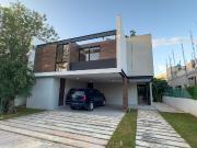 Casa en venta de 3 recámaras en Yucatán Country Club