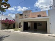 Casa en Venta de 3 recámaras y alberca en Montebello