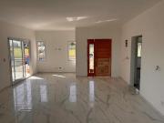 Casa en venta de 4 ambientes con piscina Fincas Joven...