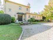 Casa en venta de 4 ambientes. Jardin. Pileta. Barrio...