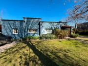 Casa en venta de 4 ambientes y dependencia. Lote...