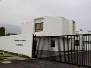 Casa En Venta De 4 Dorm. 3 Baños,condominio Machalí 8.300 Uf