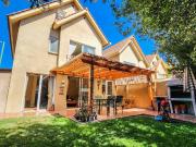 Casa En Venta De 4 Dorm. En Huechuraba