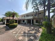 Casa en Venta de 4 Dormitorios con piscina y vista al...