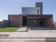 Casa en Venta de 4 Dormitorios Rincones de Manantiales