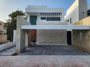 CASA EN VENTA DE 4 HAB. COCHERA TECHADA PARA 3 AUTOS,...