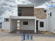 Casa en Venta de 4 habitaciones con alberca y paneles...