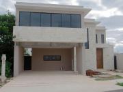Casa en venta de 4 habitaciones con detalles de lujo en...