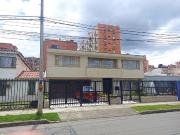 Casa en venta de 4 habitaciones con jardín en Bogotá,...