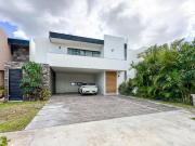 Casa en venta de 4 habitaciones en Parque Natura al...