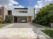 Casa en venta de 4 habitaciones en Parque Natura al...