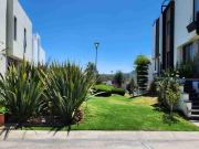 Casa en venta de 4 habitaciones y con roof garden en...