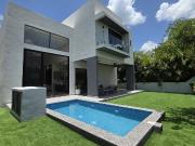 Casa en Venta de 4 habitaciones. YUCATAN COUNTRY CLUB....