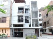 Casa en venta de 4 pisos a espaldas del Mall Aventuira...