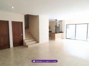 Casa en VENTA de 4 recamaras a un minuto de la IBERO León