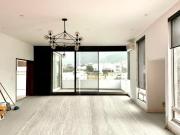 Casa Moderna en venta de 3 Niveles, 4 recámaras con 400...