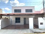 Casa en Venta de 4 recámaras en Francisco de Montejo,...