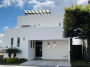 CASA EN VENTA DE 4 RECÁMARAS EN LOMAS 2