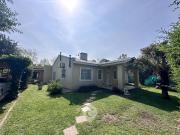 Casa en Venta de 5 ambientes, amplio parque con pileta,...