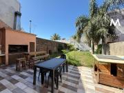 Casa en venta de 5 ambientes con cochera y piscina Villa...