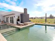 Casa en venta de 5 ambientes en Barrio Cerrado...