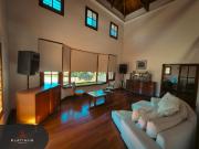 Casa en Venta de 5 Dormitorios Barrio Alejandro Centeno