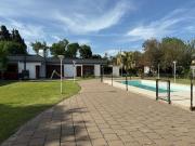 Casa en venta de 5 dormitorios en Funes