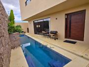 CASA EN VENTA de 5 recámaras A 10 MINUTOS DE ALTOZANO,...