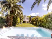 Casa en Venta de 6 Ambientes con Jardín y Pileta Barrio...