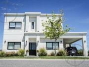 Casa en venta de 6 ambientes con pileta en Acacias, Puertos