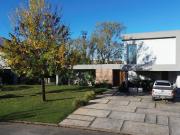 Casa en venta de 6 ambientes en barrio Terravista