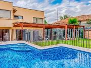 Casa En Venta De 6 Dorm. En Las Condes