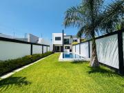 Casa en venta de 6 recámaras con alberca al Sur de...