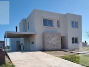 Casa en venta de 7 ambientes con pileta en Riberas...