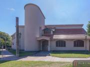 Casa en Venta de 8 dormitorios, 688m2, Apto Crédito...