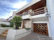 Casa en venta de cinto ambientes en Ramos Mejia