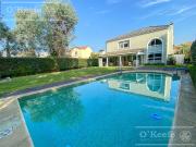 Casa en venta de cuatro ambientes con piscina y galería...