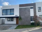 CASA EN VENTA DE CUATRO RECÁMARAS EN RESIDENCIAL EL MOLINO