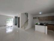 CASA EN VENTA DE DOS PISOS CERCA AL CC NUESTRO