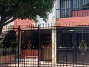 CASA EN VENTA DE DOS PISOS EN EL BARRIO LOS CORALES,...