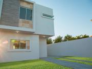 CASA EN VENTA DE ENTREGA INMEDIATA EN FRACCIONAMIENTO...
